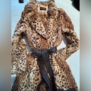 Chic Leopard Print Teddy Jacket with Black Belt